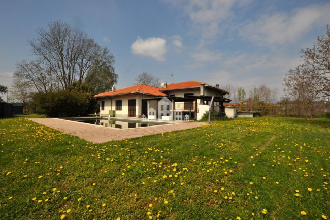 Villa in vendita a Ozegna
