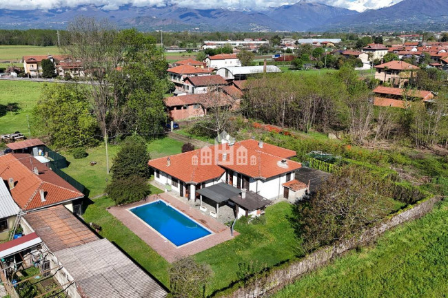 Villa in vendita a Ozegna
