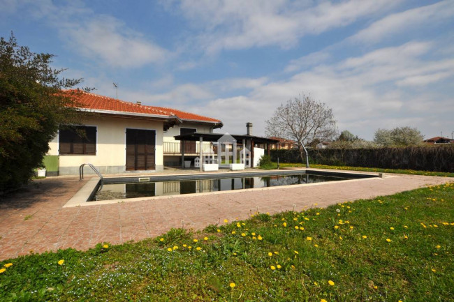 Villa in vendita a Ozegna