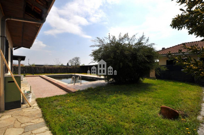Villa in vendita a Ozegna