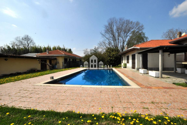 Villa in vendita a Ozegna