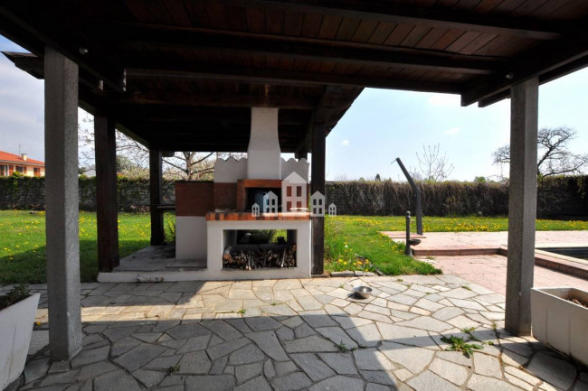Villa in vendita a Ozegna