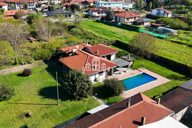 Villa in vendita a Ozegna
