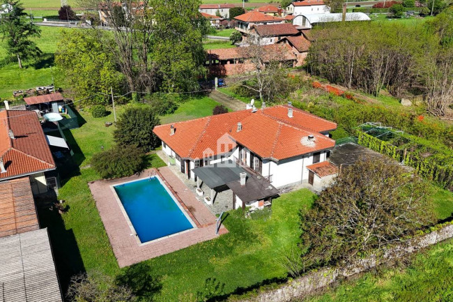 Villa in vendita a Ozegna