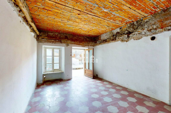 Casa semindipendente in vendita a Montalto Dora
