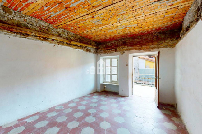 Casa semindipendente in vendita a Montalto Dora