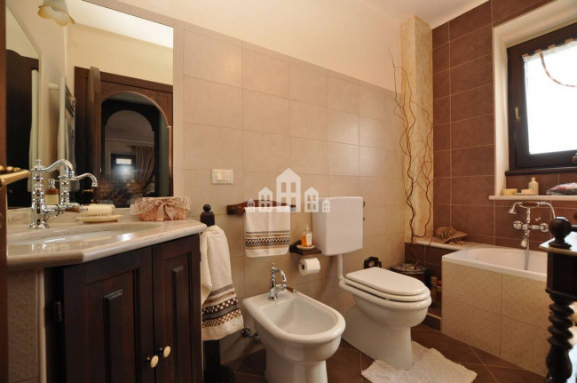 Casa semindipendente in vendita a Cuorgnè