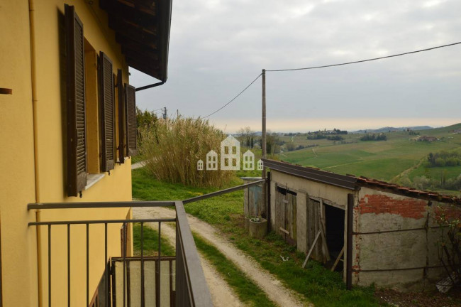 Casa semindipendente in vendita a Castel Boglione