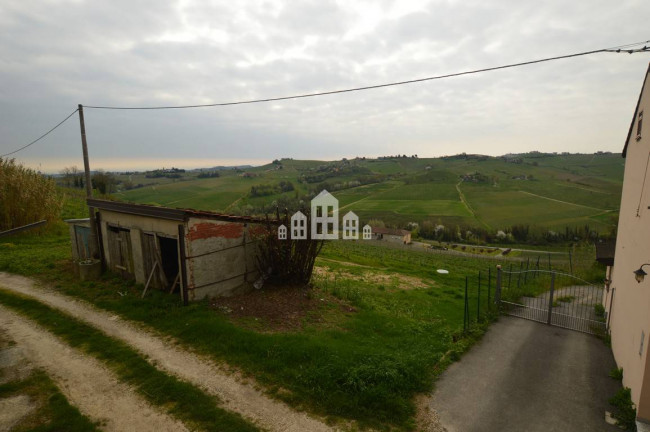 Casa semindipendente in vendita a Castel Boglione