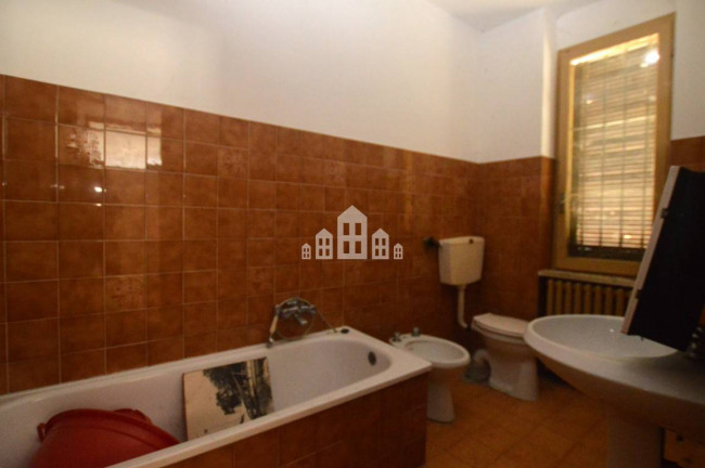 Casa semindipendente in vendita a Castel Boglione