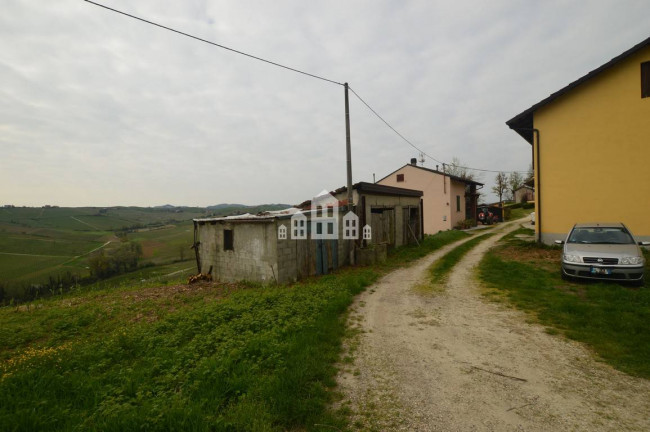 Casa semindipendente in vendita a Castel Boglione