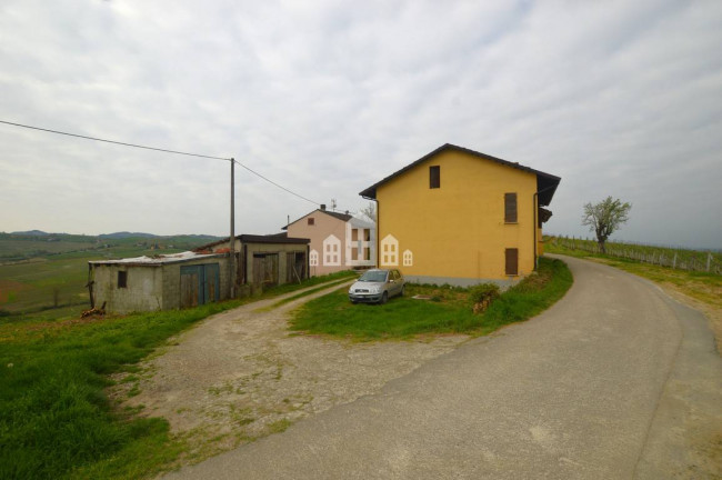Casa semindipendente in vendita a Castel Boglione