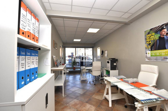 Locale commerciale in vendita a Pont-Canavese