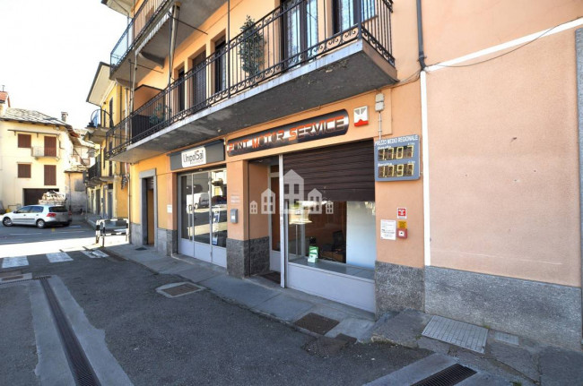 Locale commerciale in vendita a Pont-Canavese