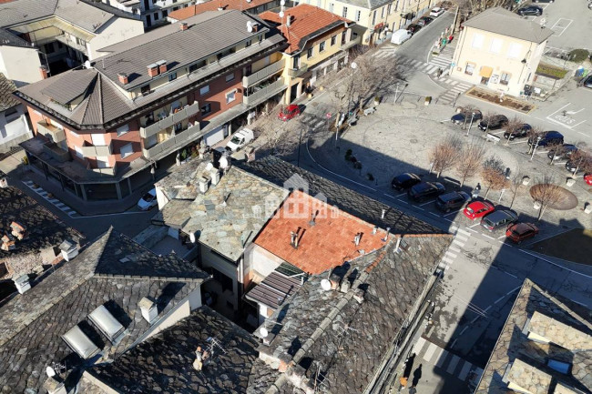 Locale commerciale in vendita a Pont-Canavese