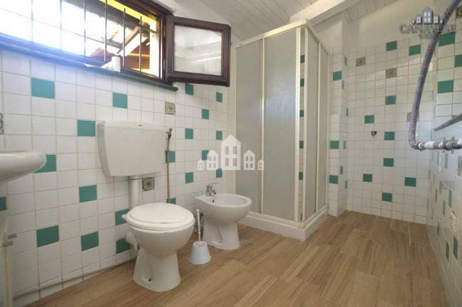 Half-duplex for sale in Favria