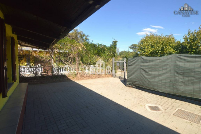Half-duplex for sale in Favria