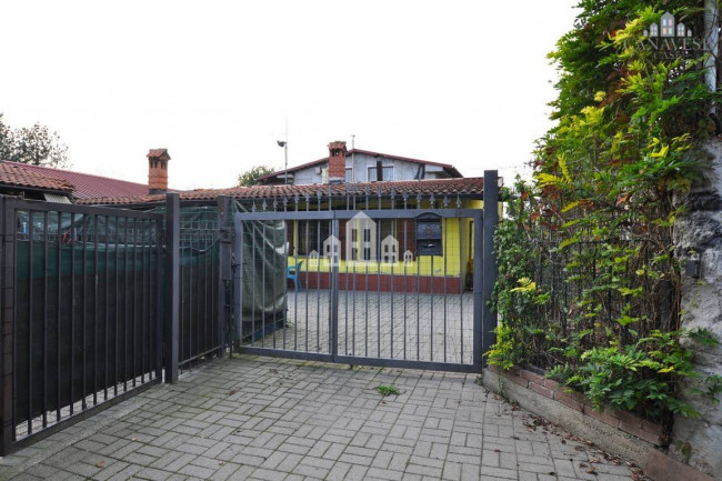 Half-duplex for sale in Favria
