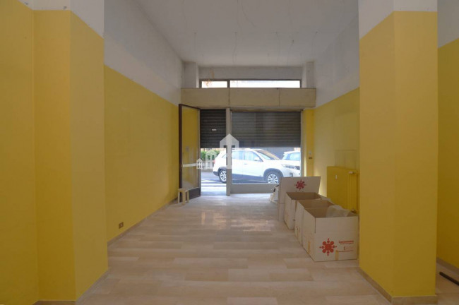 Locale commerciale in vendita a Salassa