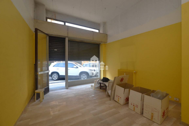 Locale commerciale in vendita a Salassa