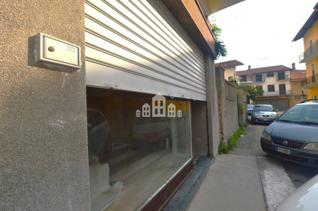 Locale commerciale in vendita a Salassa