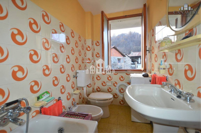 Casa semindipendente in vendita a Issiglio