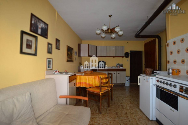 Casa semindipendente in vendita a Issiglio