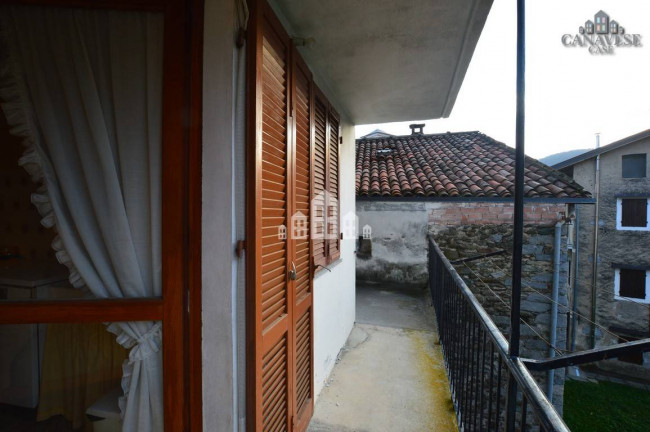 Casa semindipendente in vendita a Issiglio