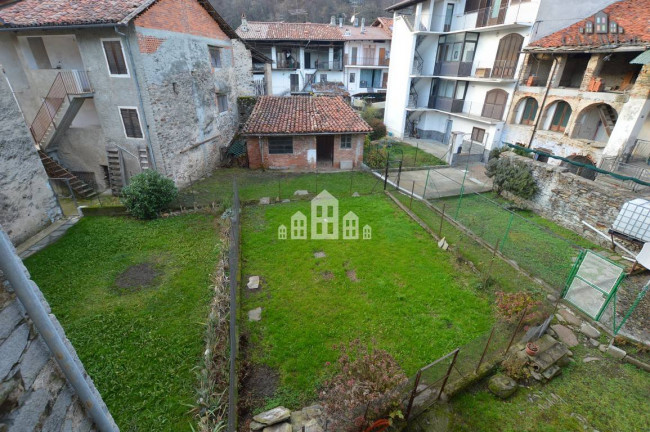 Casa semindipendente in vendita a Issiglio