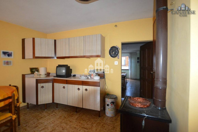 Casa semindipendente in vendita a Issiglio