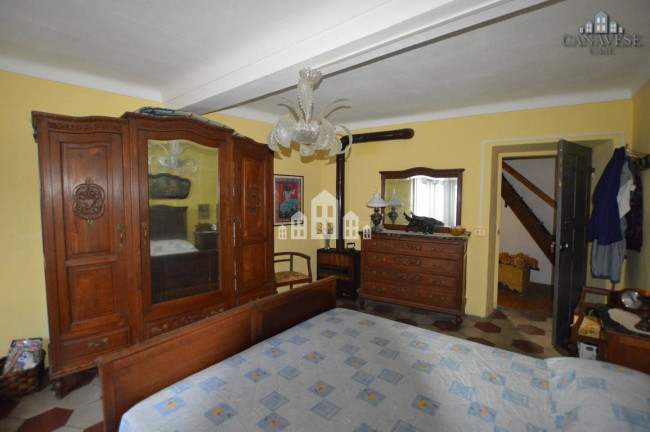 Casa semindipendente in vendita a Issiglio