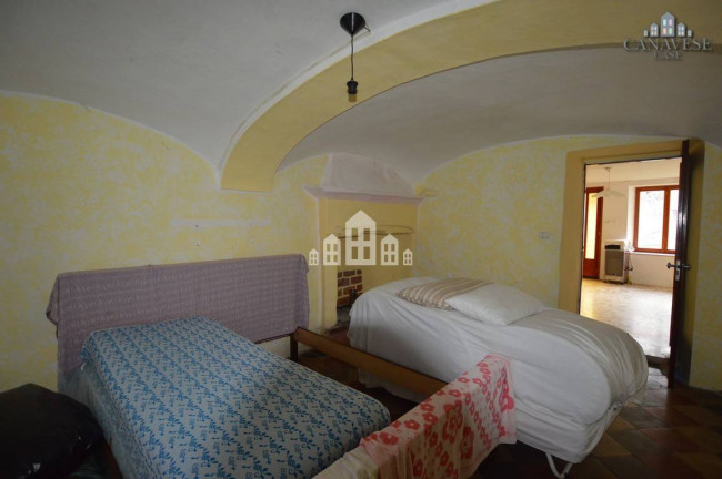 Casa semindipendente in vendita a Issiglio