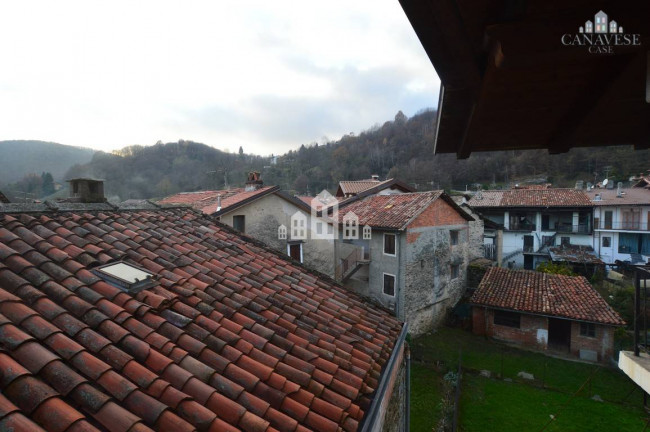 Casa semindipendente in vendita a Issiglio