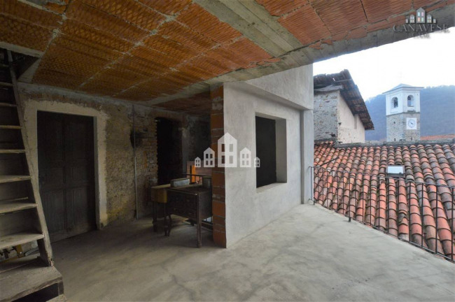Casa semindipendente in vendita a Issiglio