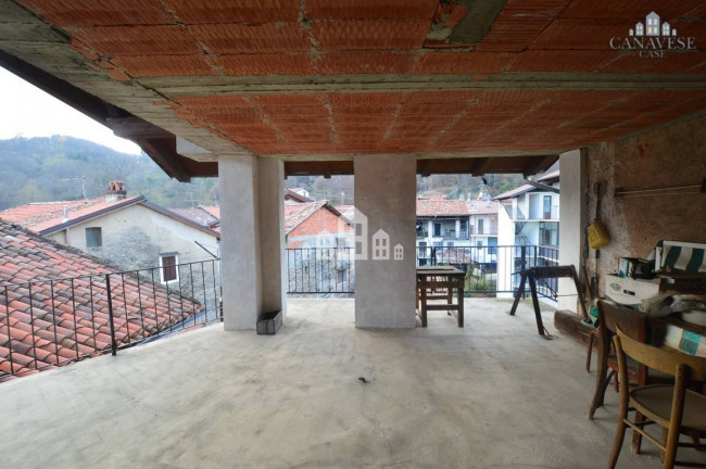 Casa semindipendente in vendita a Issiglio