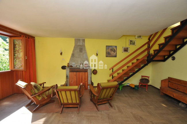 Casa semindipendente in vendita a Ribordone