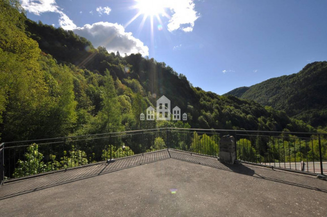 Casa semindipendente in vendita a Ribordone