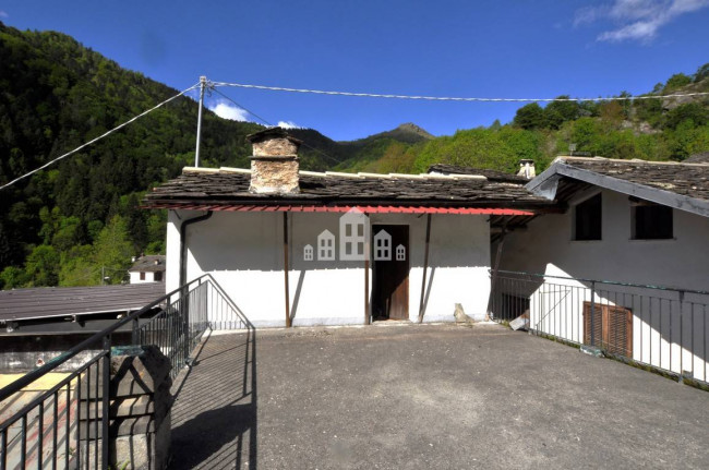 Casa semindipendente in vendita a Ribordone