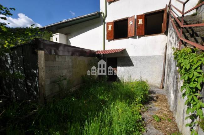 Casa semindipendente in vendita a Ribordone