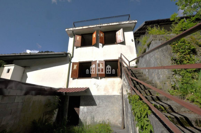 Casa semindipendente in vendita a Ribordone