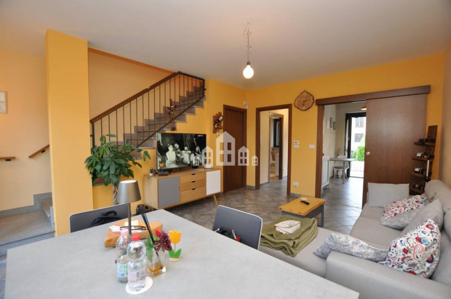 Villa a schiera centrale in vendita a Ozegna