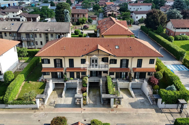 Villa a schiera centrale in vendita a Ozegna