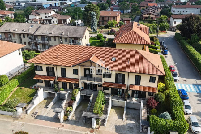 Villa a schiera centrale in vendita a Ozegna