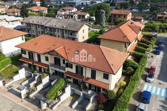 Villa a schiera centrale in vendita a Ozegna