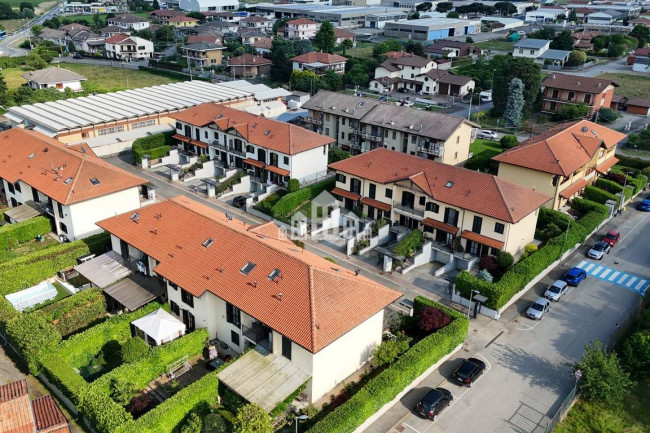 Villa a schiera centrale in vendita a Ozegna