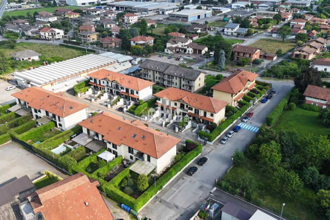 Villa a schiera centrale in vendita a Ozegna