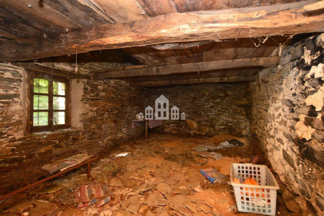 Rustico in vendita a Valchiusa