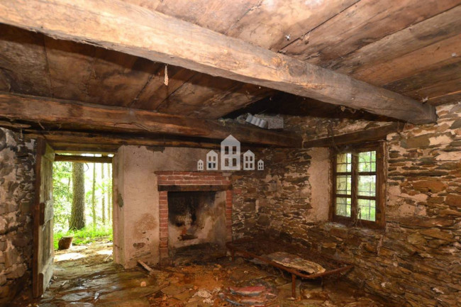 Rustico in vendita a Valchiusa