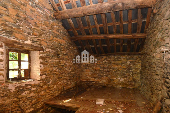 Rustico in vendita a Valchiusa
