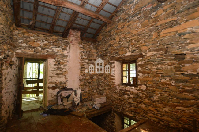 Rustico in vendita a Valchiusa